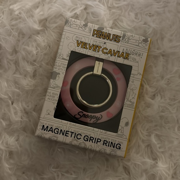 NEW Velvet Caviar Snoopy Be Mine MagSafe Grip Ring - Picture 6 of 7